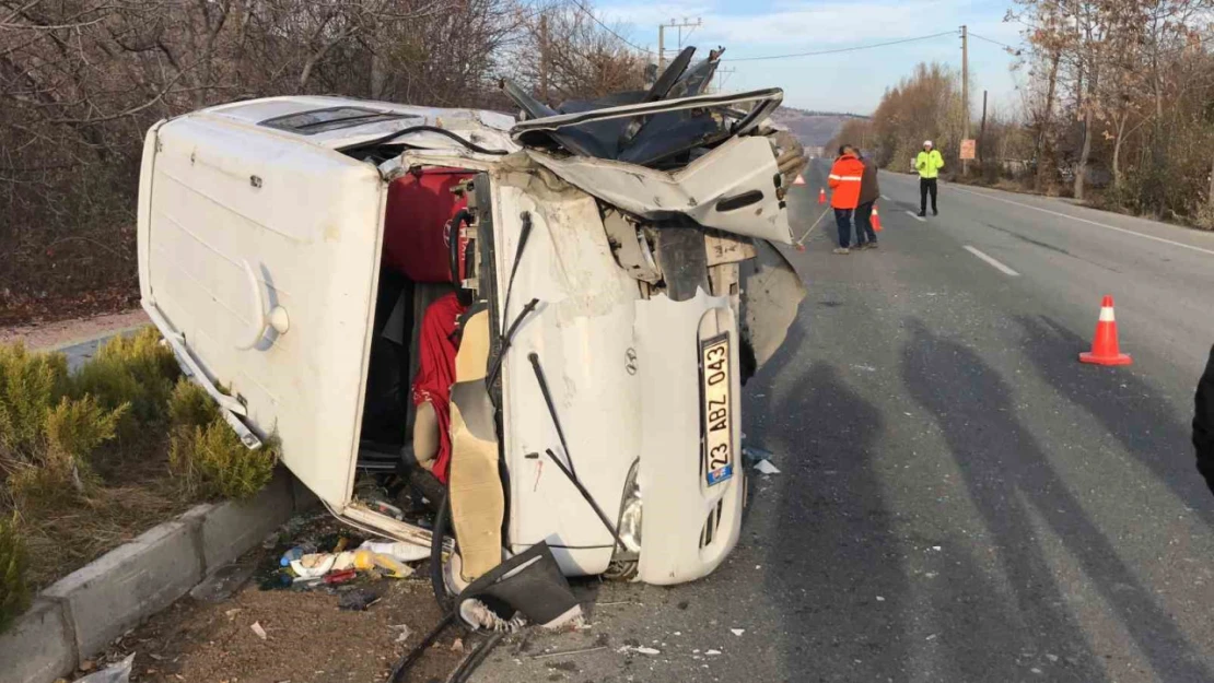 Elazığ'da trafik kazası: 4 yaralı