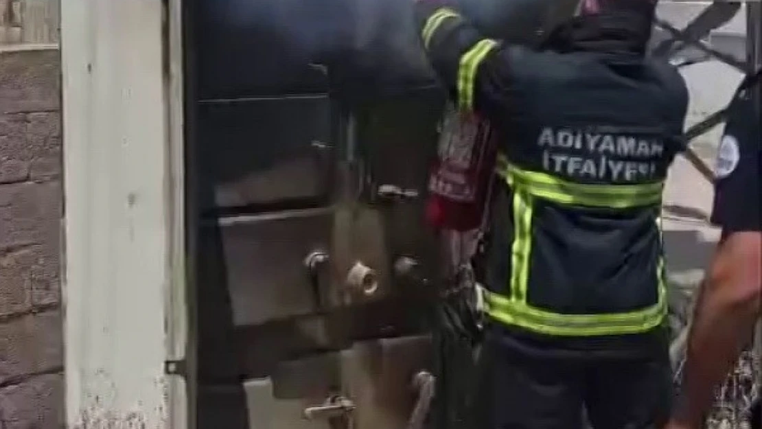 Elektrik trafosu sıcaklara dayanamadı