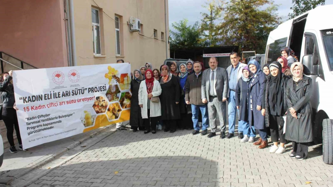 Erzincan 15 arı sütü üreticisini Ordu'ya gönderdi