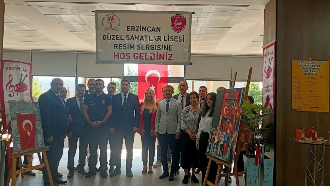 Erzincan'da 15 Temmuz resim ve kitap sergisi açıldı