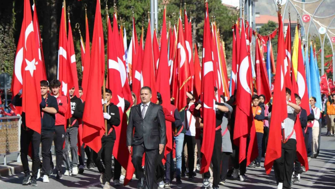 Erzincan'da Cumhuriyet'in 101. yılı coşkuyla kutlandı