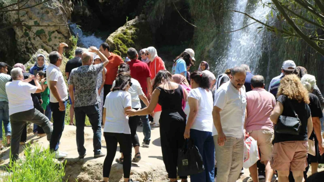 Erzincan'da en çok turistin ağırlandığı beldenin yolu asfaltlanıyor