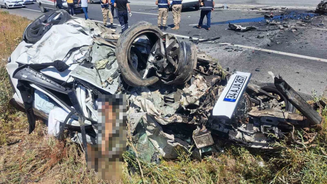 Erzincan'da feci trafik kazası: 3 ölü, 4 yaralı