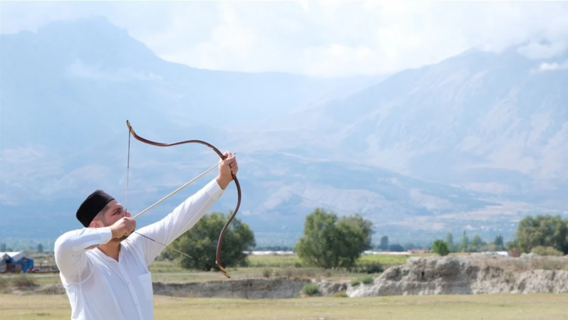 Erzincan'da Geleneksel Türk Okçuluğu heyecanı