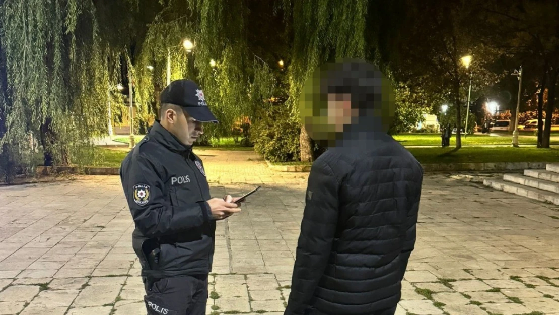 Erzincan'da parklarda polis uygulaması