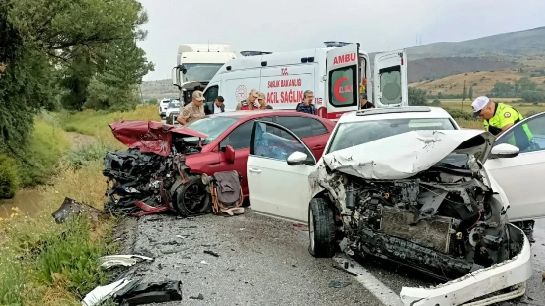 Erzincan'da trafik kazası: 4 yaralı