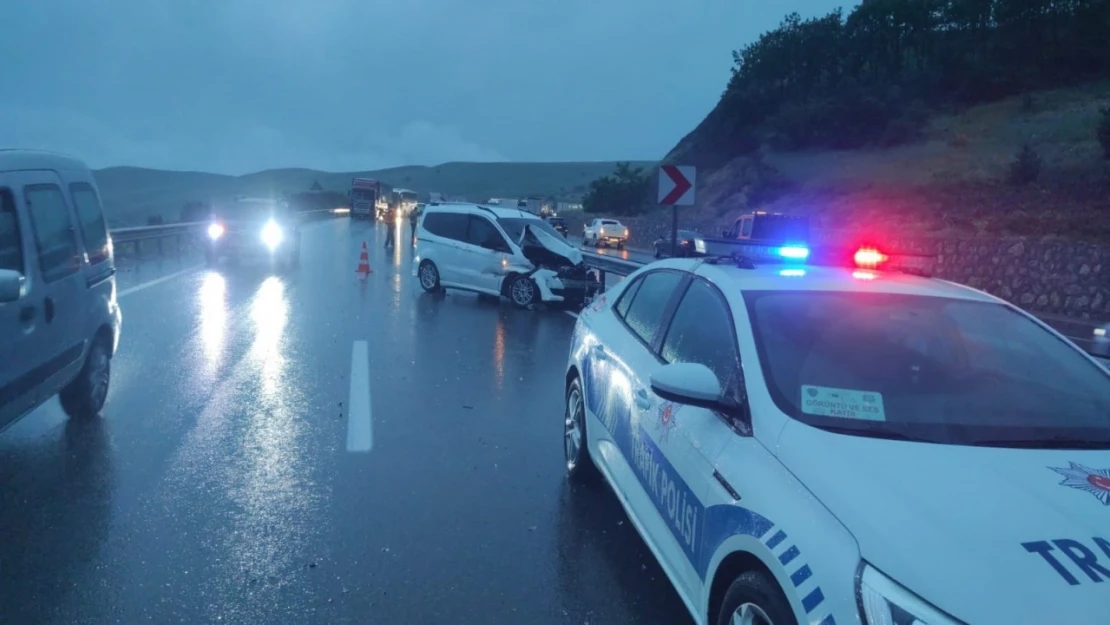 Erzincan-Erzurum karayolunda zincirleme kaza: 1 yaralı