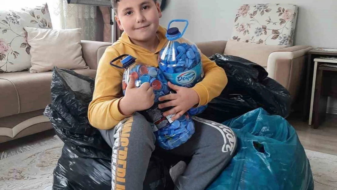 Erzincanlı minik, engelliler için 60 bin 'mavi kapağı' bin kilometreden getirtti