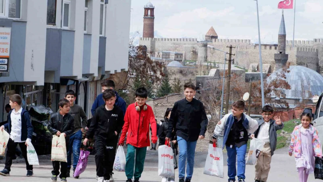 Erzurum'da çocukların vazgeçemediği bir gelenek: Arafalık