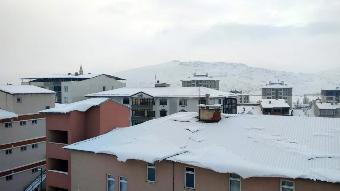 Erzurum'da kış yüzünü göstermeye başladı