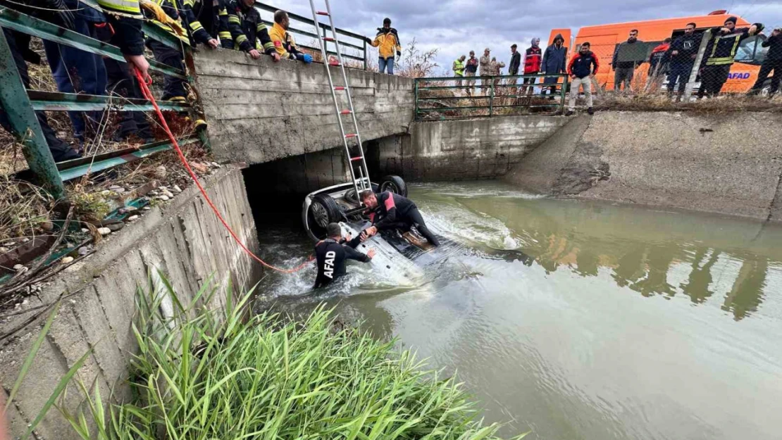 Erzurum'da otomobil su kanalına uçtu: 2 ölü, 1 yaralı