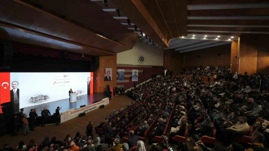 Erzurum'daki Maarif Kongresi'ne 2 bin 178 öğretmen katıldı