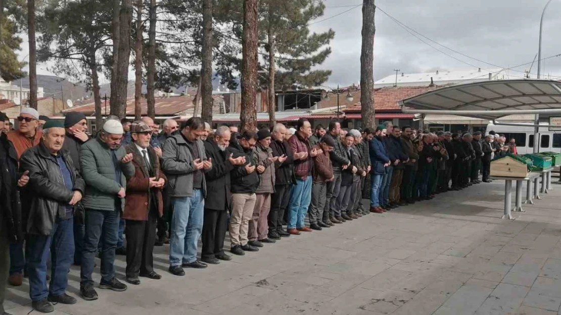 Eski Erzincan Senatörü Özen, son yolculuğuna uğurlandı