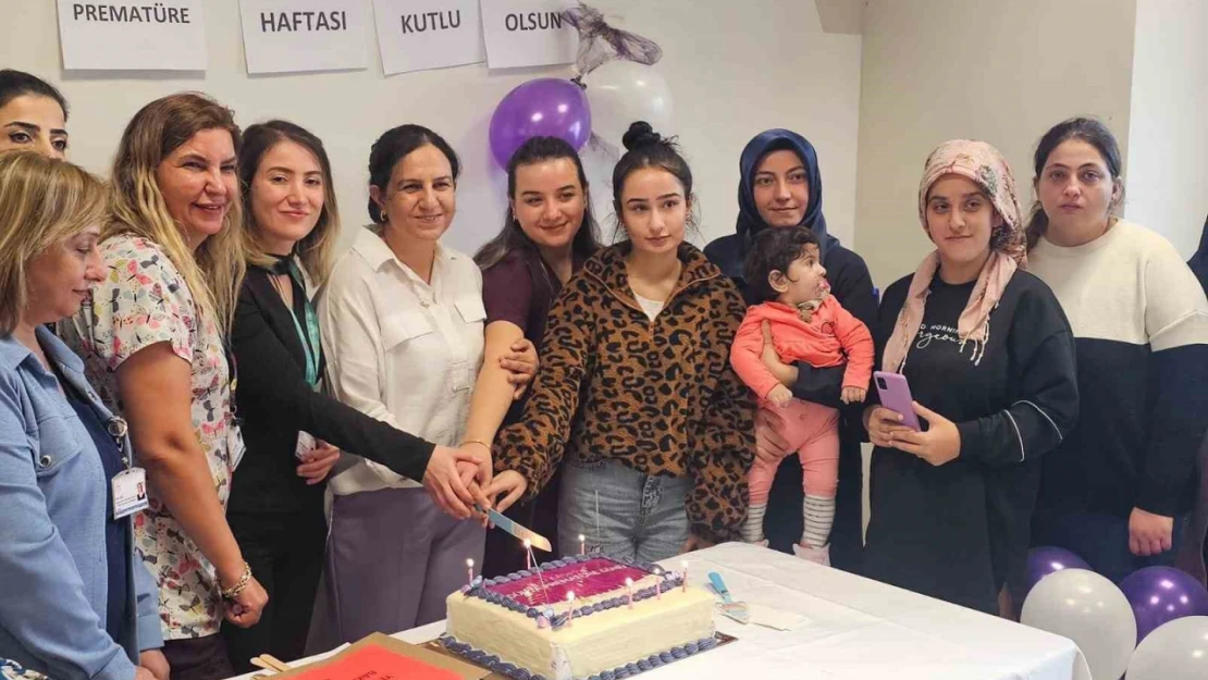 Fethi Sekin Şehir Hastanesinde Dünya Prematüre Günü kutlandı