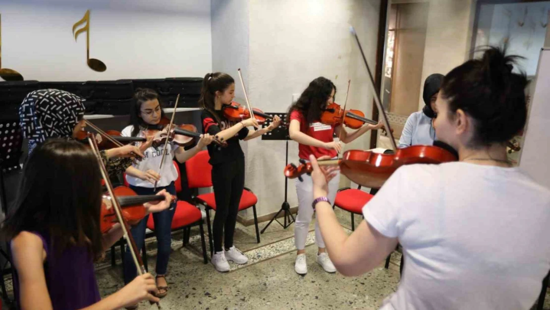 Gaziantep Büyükşehir'in bilim ve sanat atölyeleri yarıyıl tatili için hazır