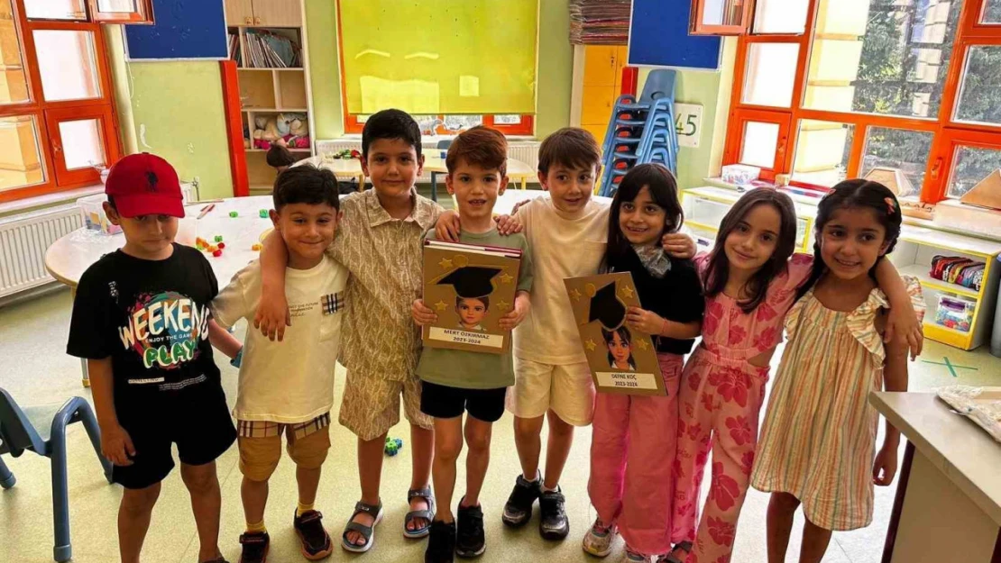 Gaziantep Kolej Vakfı'nda karne coşkusu