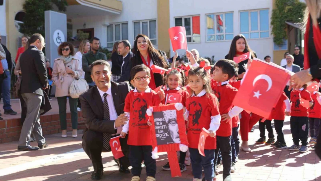 Gaziantep Kolej Vakfı'nı Cumhuriyet coşkusu sardı