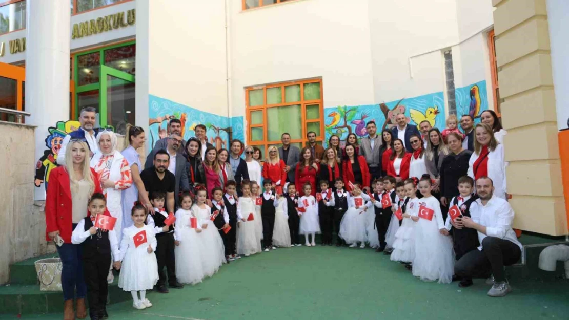 Gaziantep Kolej Vakfı'nı Cumhuriyet coşkusu sardı