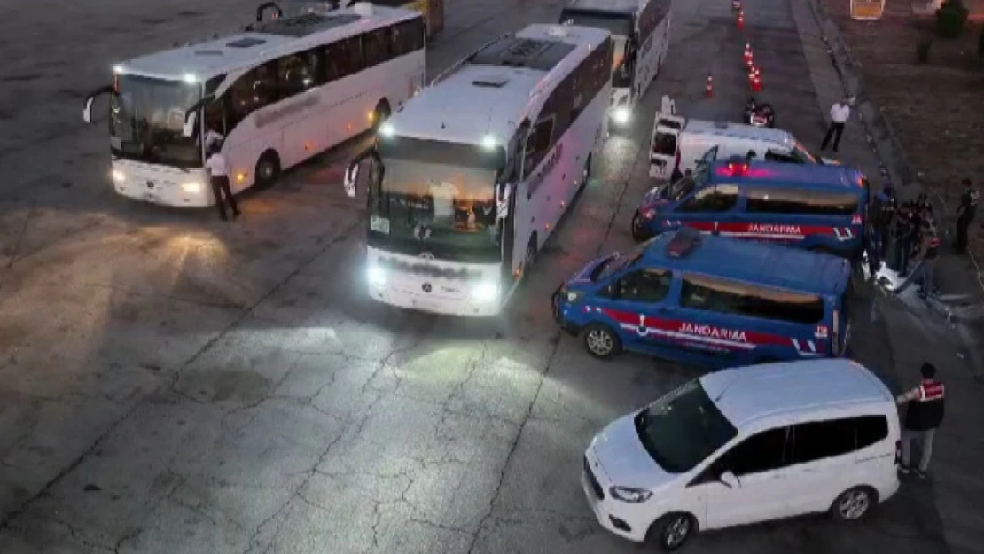 Gaziantep'te 1 kilo eroin, 7 kilo skunk ile 1 ton kaçak tütün ele geçirildi