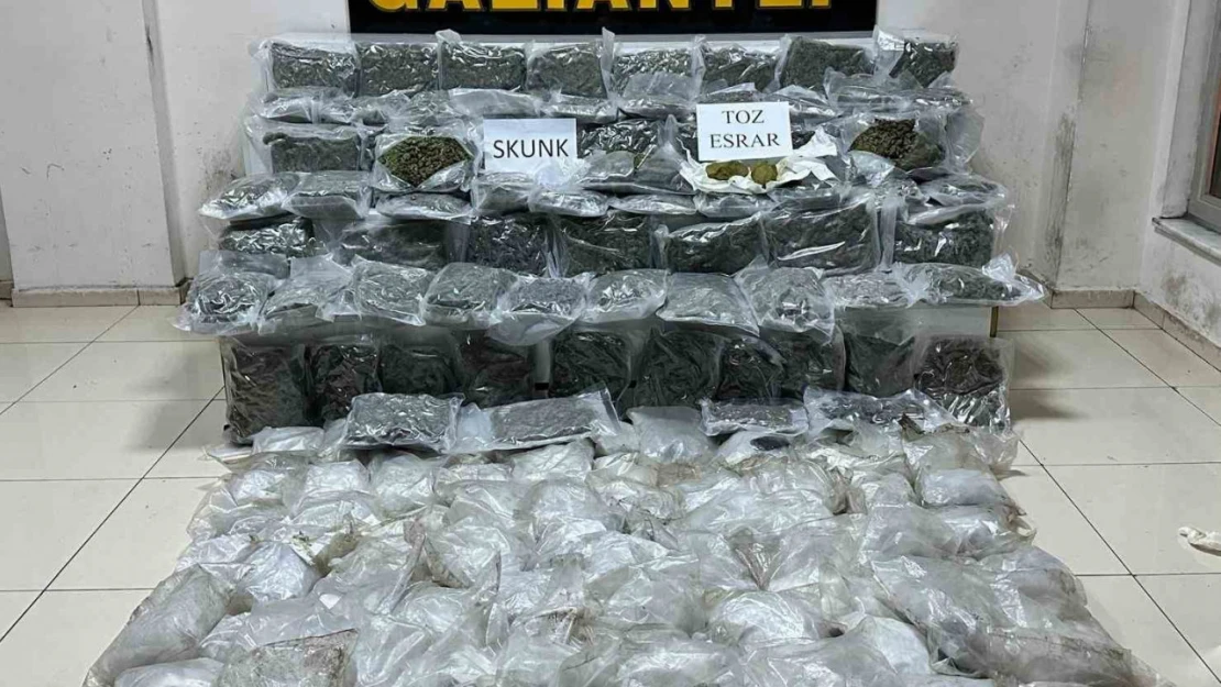 Gaziantep'te 86 kilo 650 gram skunk ve 37 kilo 200 gram metamfetamin ele geçirildi