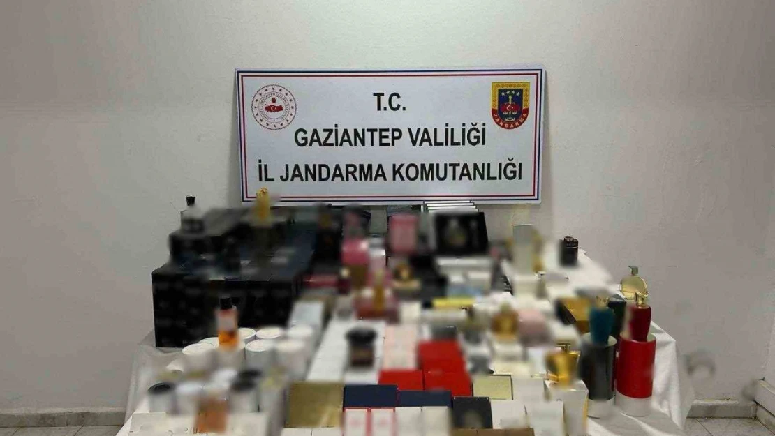 Gaziantep'te bin 137 adet kaçak parfüm ve deodorant ele geçirildi