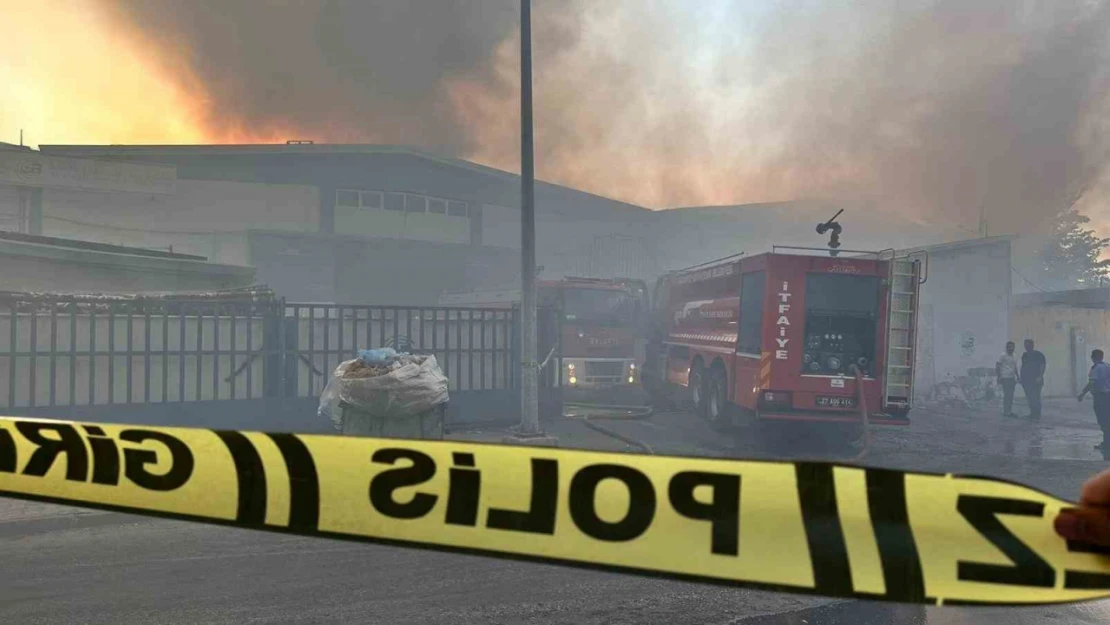 Gaziantep'te elyaf fabrikasında korkutan yangın