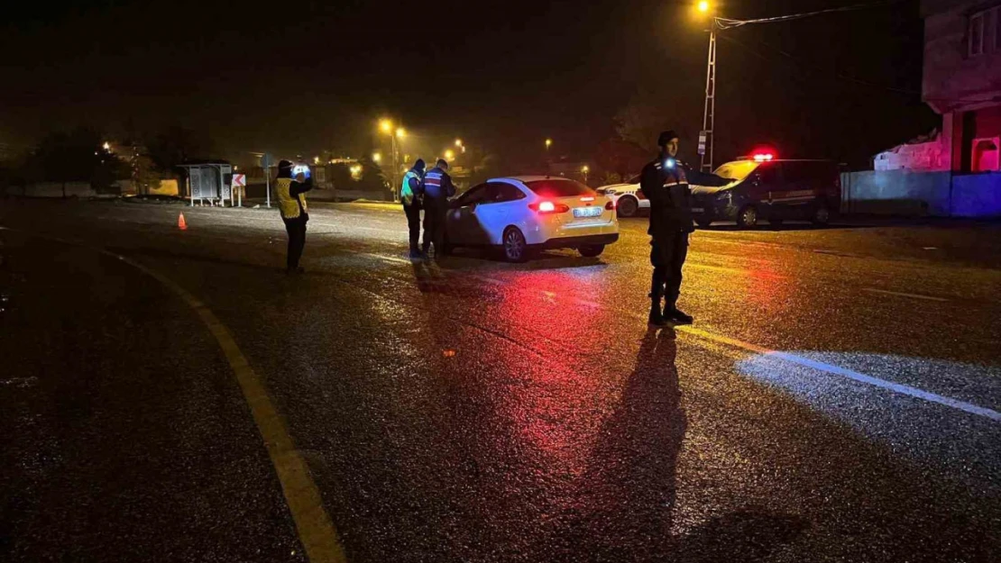 Gaziantep'te emniyet ve jandarmadan ortak uygulama: 132 şahıs yakalandı