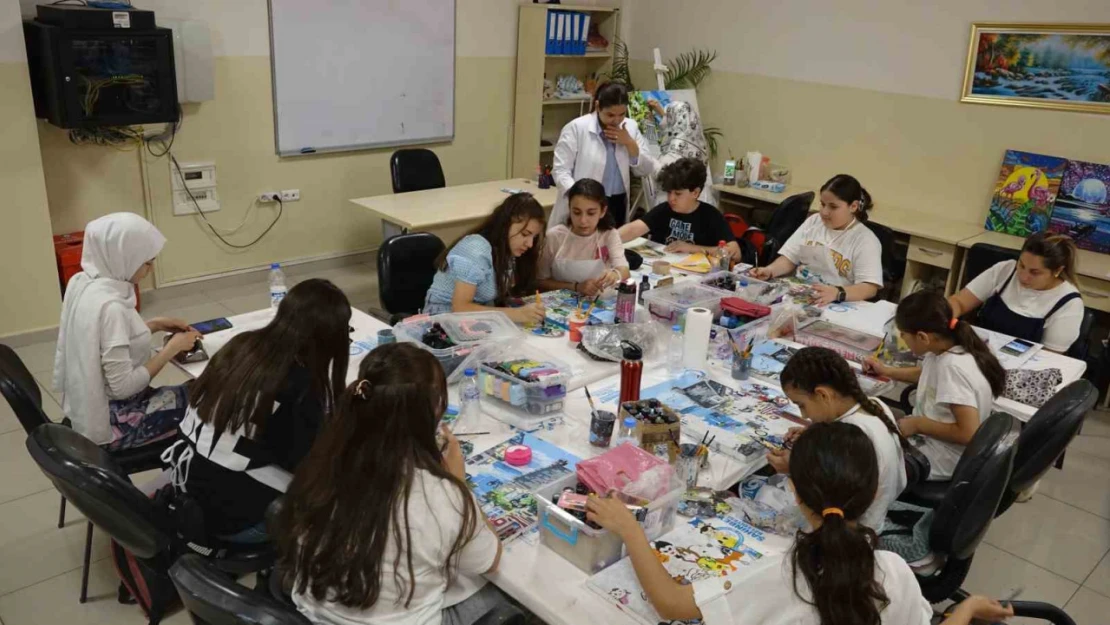 Gaziantep'te geleceğin ressamları yetişiyor