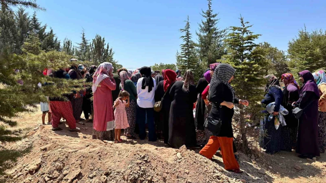 Gaziantep'te gölette boğulan 2'si kardeş 3 kişi defnedildi