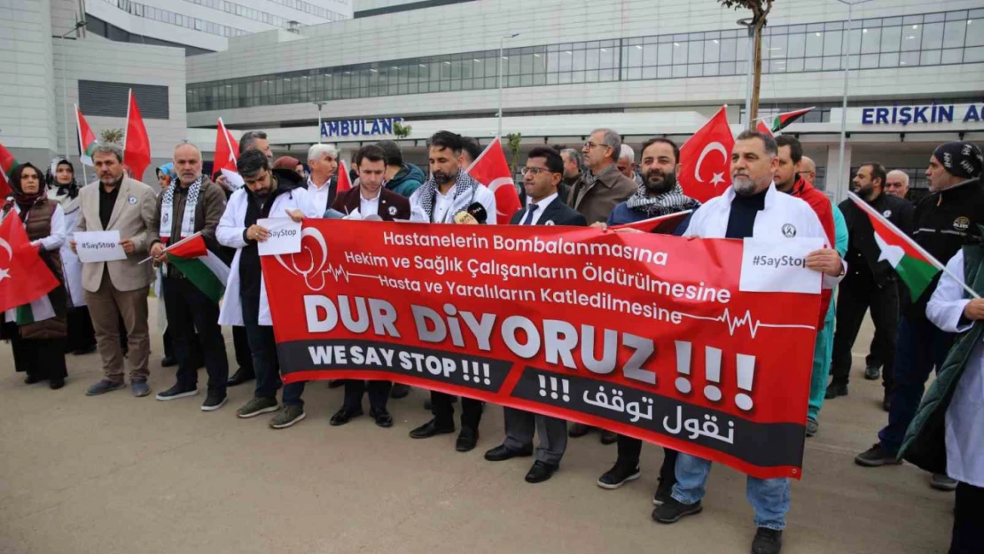 Gaziantep'te sağlık çalışanları Gazze'deki vahşete 'dur' dedi