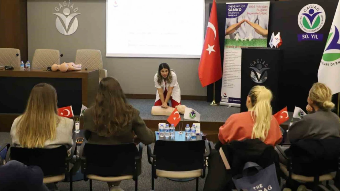 Genç iş insanlarına ilk yardımın püf noktaları anlatıldı