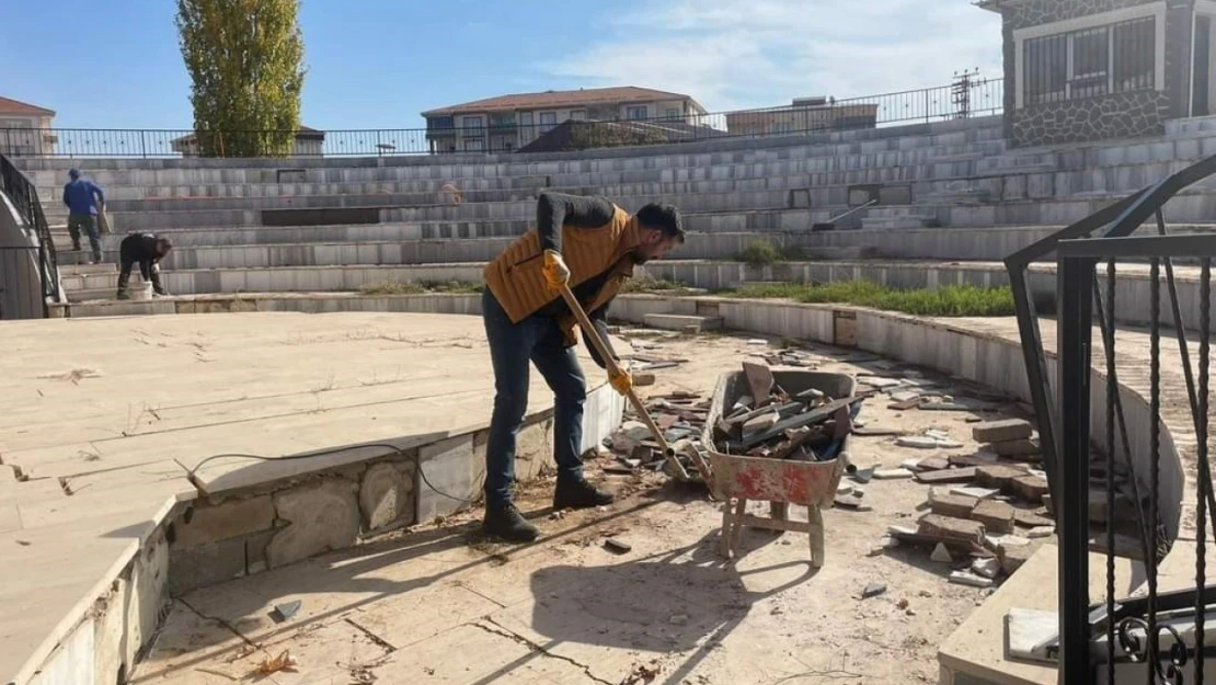 Gölbaşı ilçesinde amfi tiyatro yenileniyor