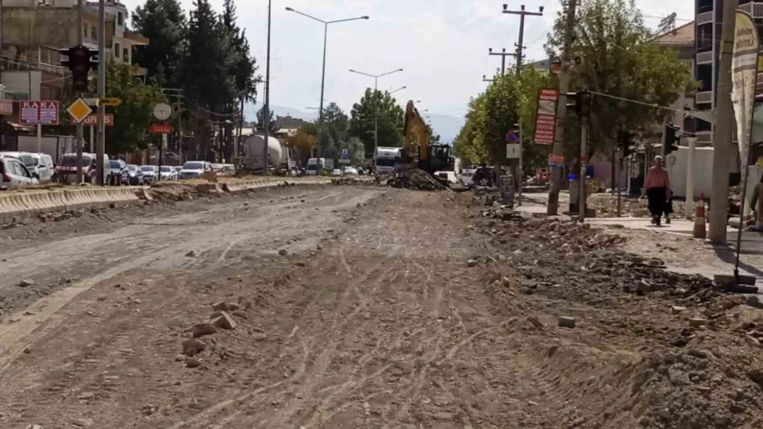 Gölbaşı'nda şehir içi karayolunun yapımına başlandı