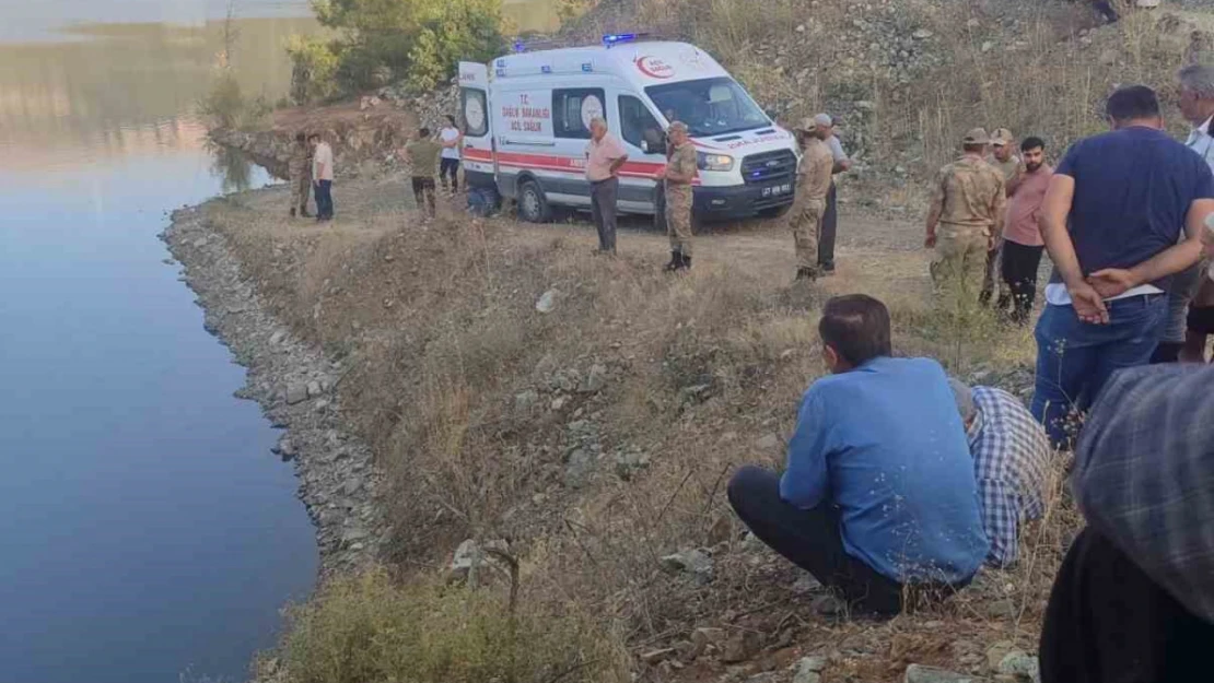 Gölette kaybolan gencin cesedi 5 saat sonra bulundu