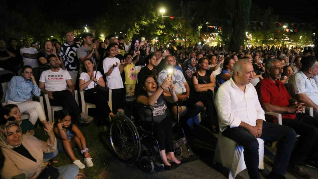 Hemşeri Dernekleri Festivali'nde İhsan Güvenç rüzgarı esti