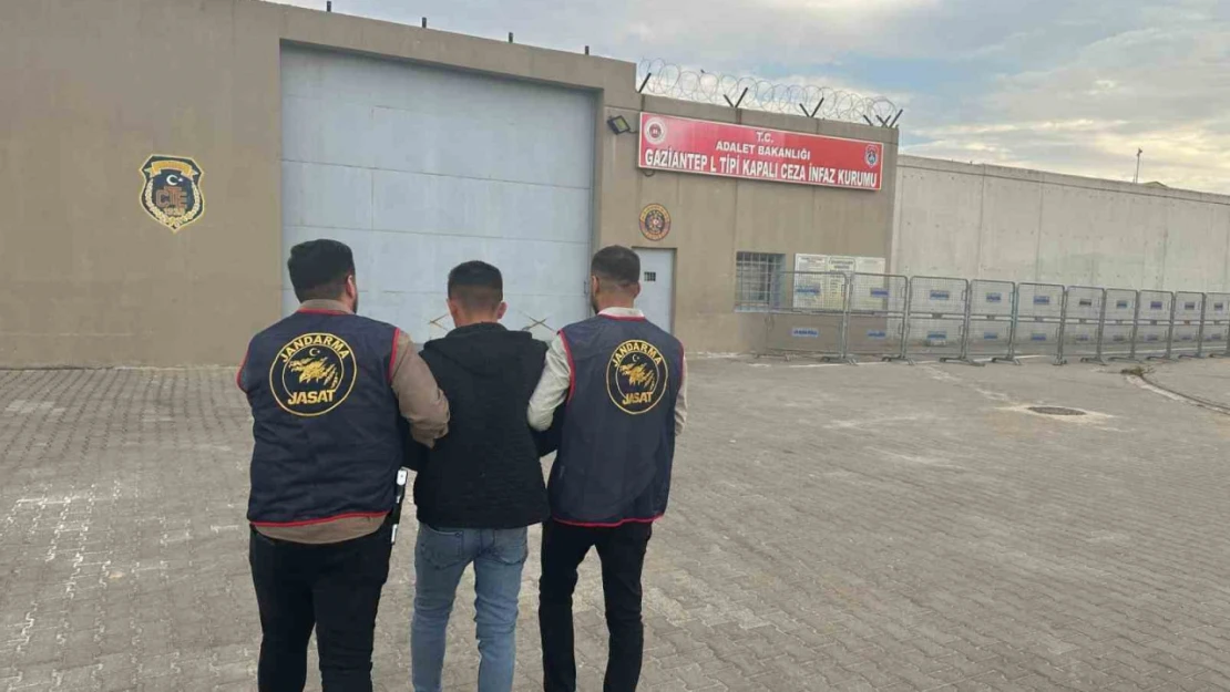 Hırsızlık suçundan 12 yıl cezası bulunan firari yakalandı