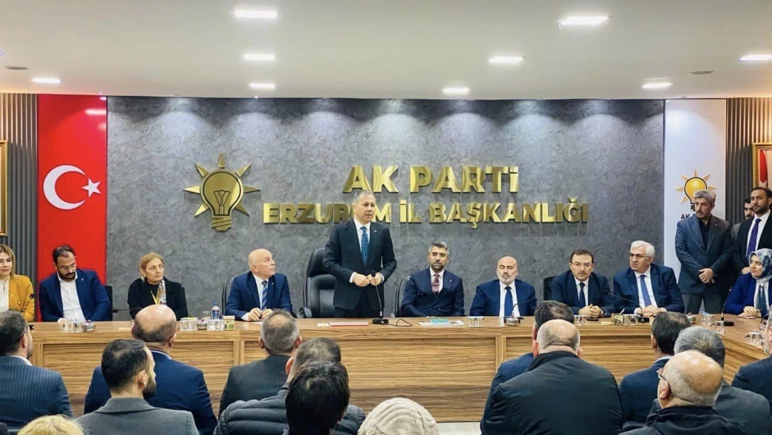 İçişleri Bakanı Yerlikaya, AK Parti İl Başkanlığını ziyaret etti