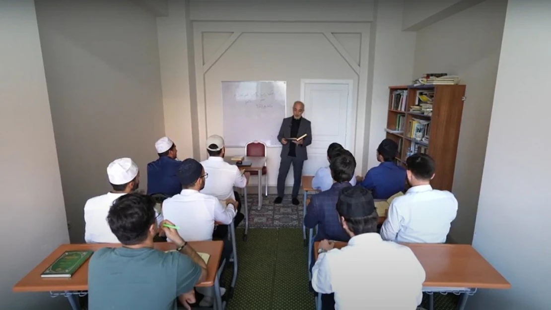 İlahiyat Akademiyle geleceğin ilahiyatçıları yetişiyor