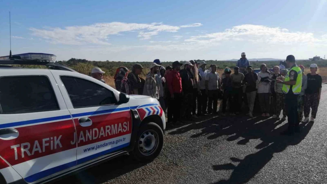 Jandarmadan tarım işçilerine güvenli trafik eğitimi