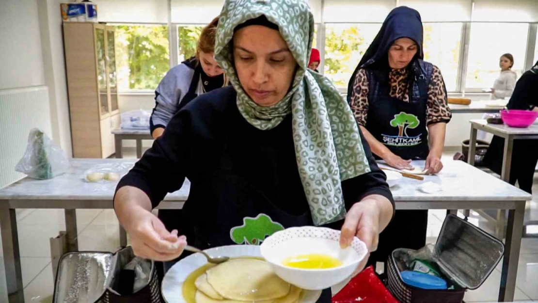 Kadınlardan pastacılık kursuna yoğun ilgi