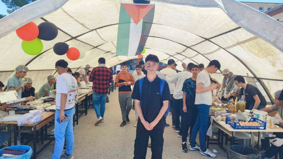 Kahta'daki lise öğrencileri Gazze yararına yardım organizasyonu düzenledi