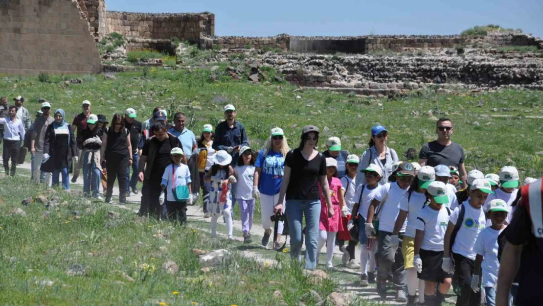 Kars Ani Ören Yeri'nde çevre günü etkinliği