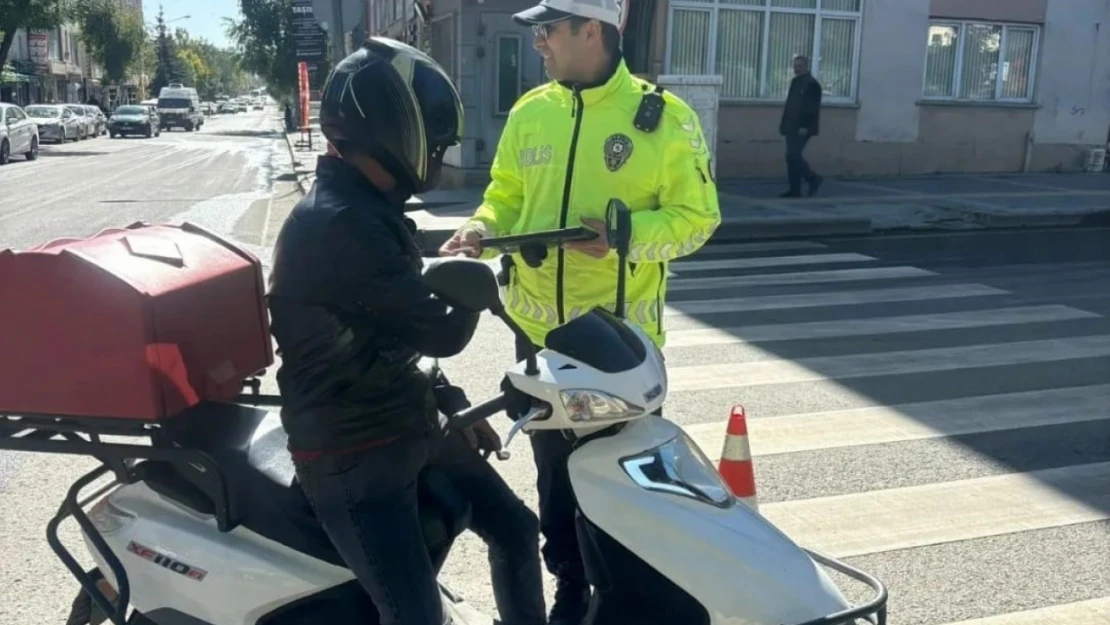 Kars'ta motosiklet kuryeler denetlendi