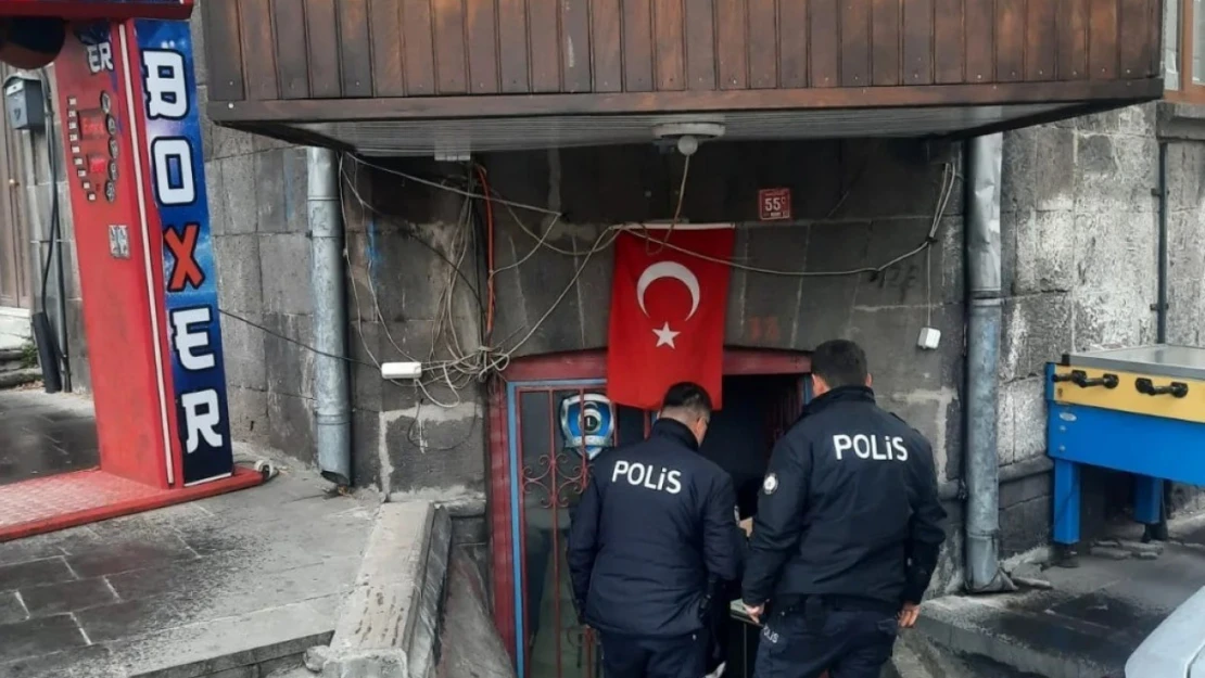 Kars'ta okullar bölgesinde polis denetimleri devam ediyor