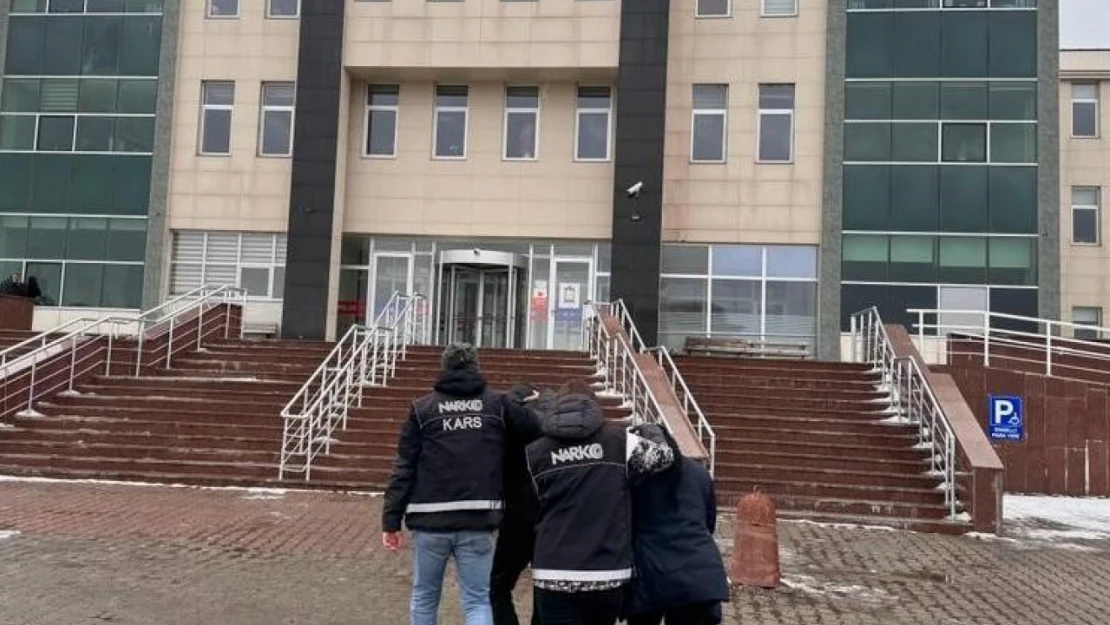 Kars'ta uyuşturucu taciri 2 kişi tutuklandı