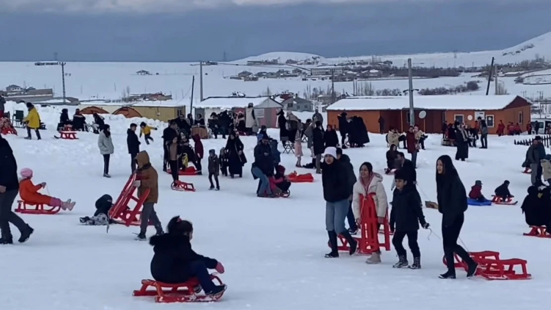 Kayak severler Abalı Kayak Merkezi'nde buluştu