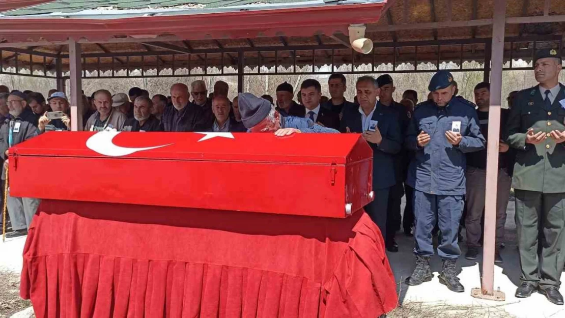 Kayınpederi ve kayınbiraderinin saldırısı sonucu ölen astsubay son yolculuğuna uğurlandı