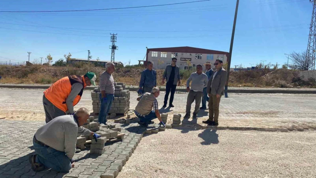 Kaymakam Partal, yol yapım çalışmalarını inceledi