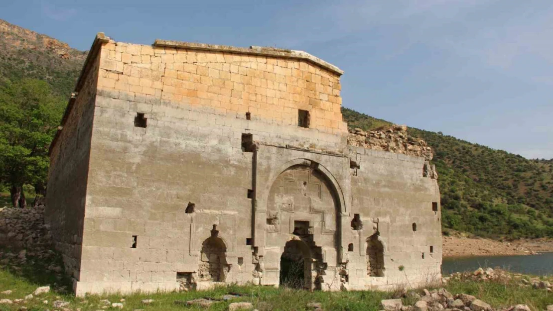 Keban Baraj Gölünde bir ilk: Su üzerinde 9 saatte 200 kilometre yol yaptılar