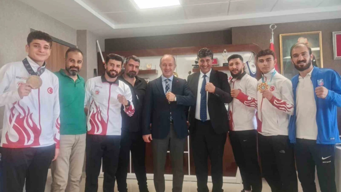 Kick Boks şampiyonları GSİM'deydi
